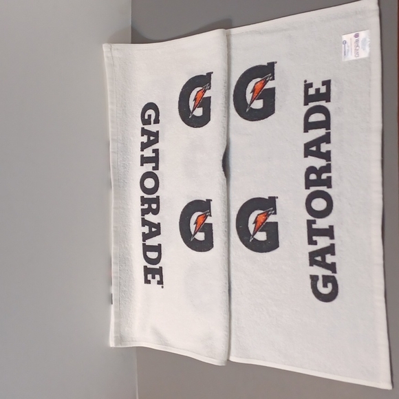 NEW! NEW! 2- Official Gatorade NFL White/Black and Orange Sideline Towels WOW!! - Picture 4 of 9